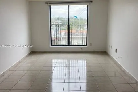 666 W 81st St # 422, Hialeah FL 33014