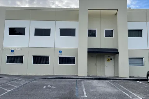 10800 NW 21st St # 160, Sweetwater FL 33172