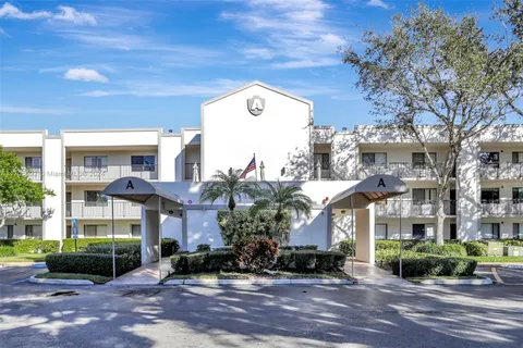 10534 E Clairmont Cir # 208, Tamarac FL 33321