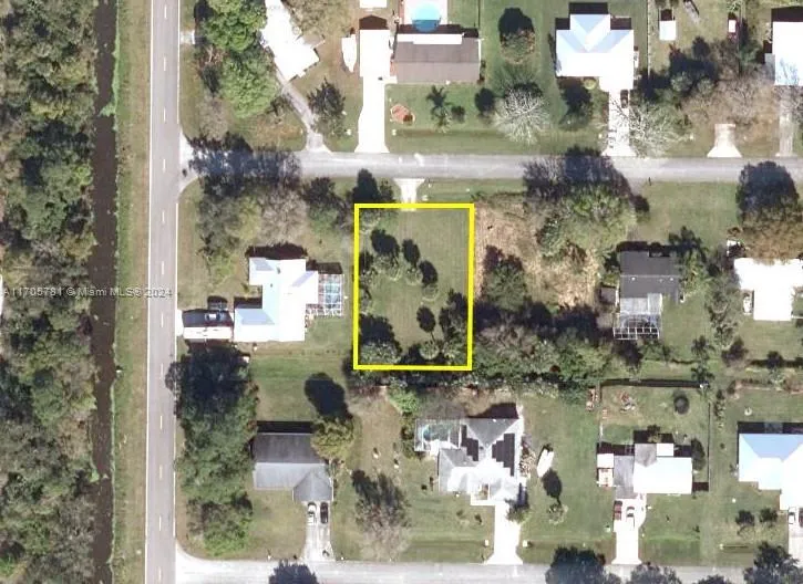 8003 Lockwood Dr, Fort Pierce FL 34951