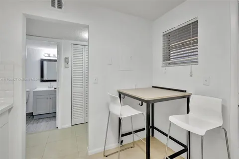 403 NW 68th Ave # 402, Plantation FL 33317