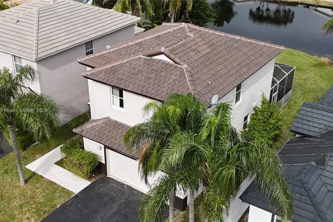 6835 NW 69th Ct, Tamarac FL 33321