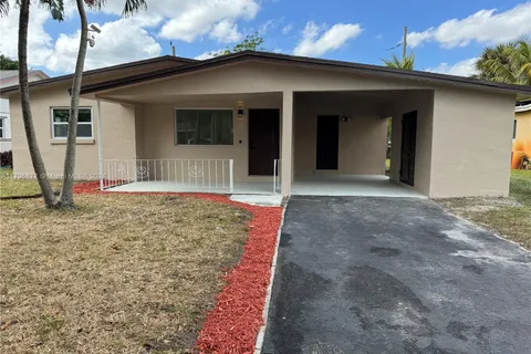 921 NW 35th Ter, Lauderhill FL 33311