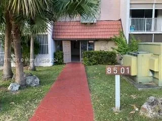 8501 NW 8th St # 307, Miami FL 33126