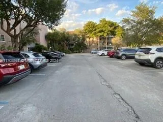 8501 NW 8th St # 307, Miami FL 33126