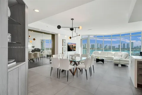 17111 Biscayne Blvd # 811, North Miami Beach FL 33160