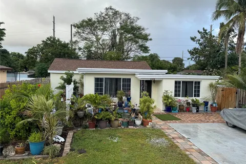 6309 Dewey St, Hollywood FL 33023