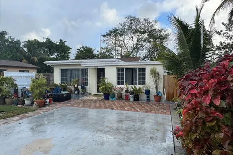 6309 Dewey St, Hollywood FL 33023