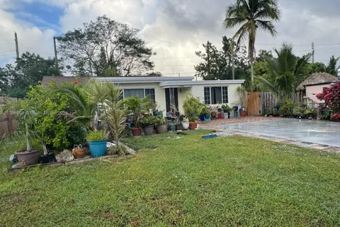 6309 Dewey St, Hollywood FL 33023