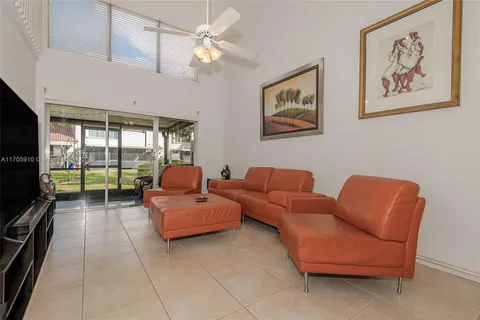 7602 S Pinewalk Dr S # 154, Margate FL 33063