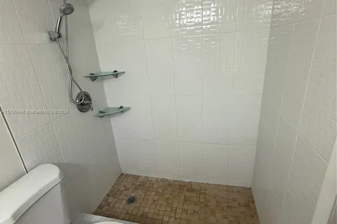 2735 W 62nd Pl # 104, Hialeah FL 33016