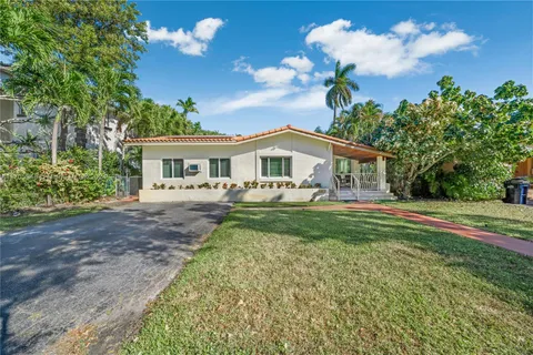 531 Palmetto Dr, Miami Springs FL 33166