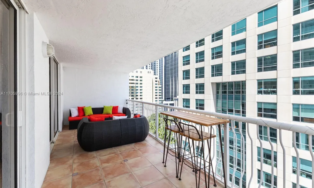 1200 Brickell Bay Dr # 1908, Miami FL 33131