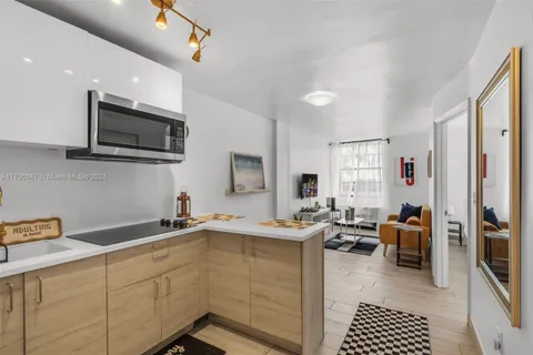 710 Washington Ave # 323, Miami Beach FL 33139