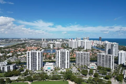 3675 N Country Club Dr # 1906, Aventura FL 33180