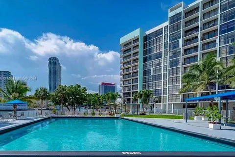 200 Leslie Dr # 328, Hallandale Beach FL 33009