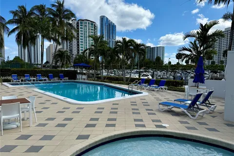 401 Poinciana Dr # 1225, Sunny Isles Beach FL 33160