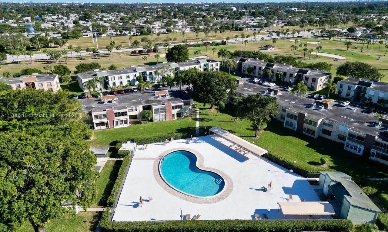7350 NW 18th St # 208, Margate FL 33063