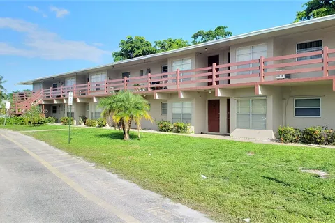 2980 NW 43rd Ter # 204, Lauderdale Lakes FL 33313