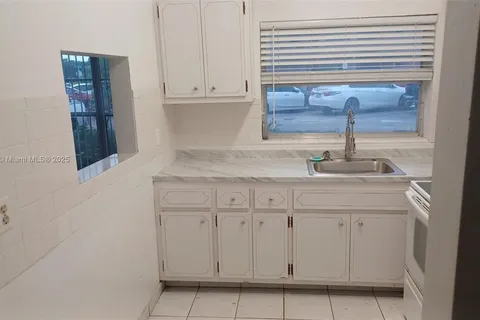 2980 NW 43rd Ter # 204, Lauderdale Lakes FL 33313