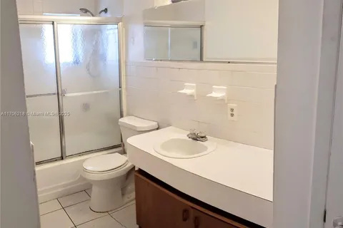 2980 NW 43rd Ter # 204, Lauderdale Lakes FL 33313