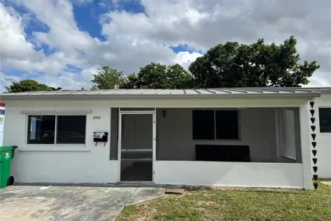 3241 SW 66th Ave, Miramar FL 33023