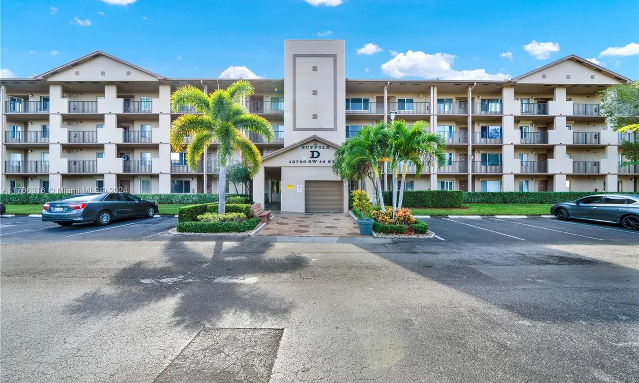 13700 SW 14th St # 410D, Pembroke Pines FL 33027