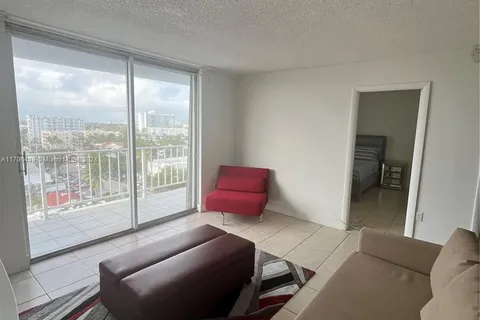 6900 E Bay Dr # 8J, Miami Beach FL 33141