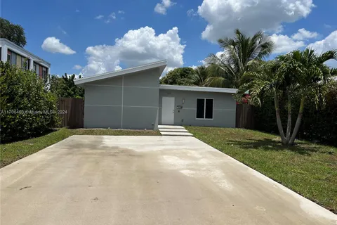 1263 NE 128th St, North Miami FL 33161