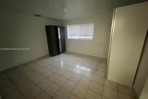 106 SE 4th Ave # 3, Hialeah FL 33010