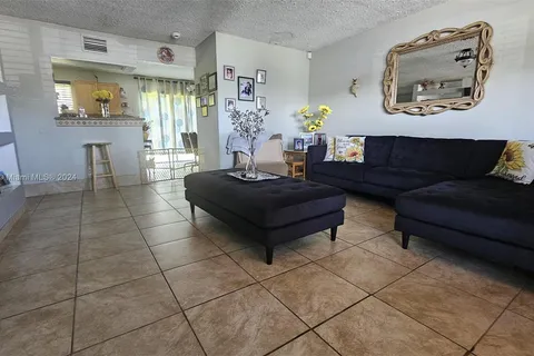 7501 Kimberly Blvd # 104, North Lauderdale FL 33068