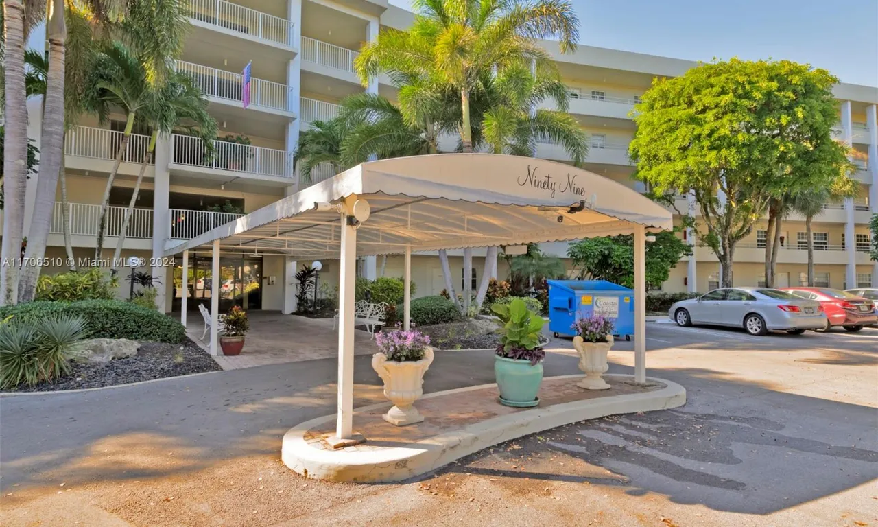 821 Cypress Blvd # 304, Pompano Beach FL 33069