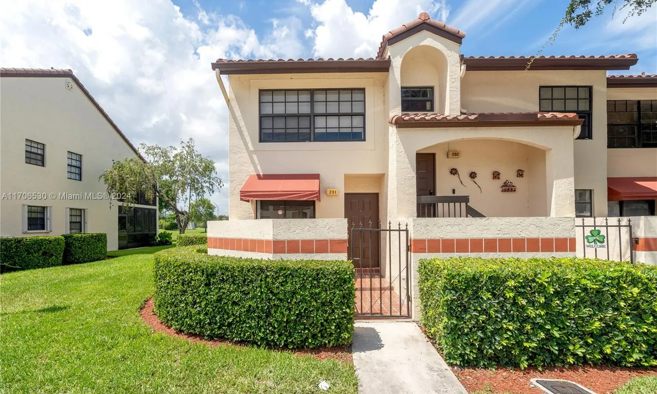 201 Freedom Ct # 201, Deerfield Beach FL 33442