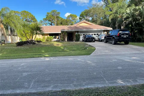 1649 SW Taurus Ln, Port St. Lucie FL 34984