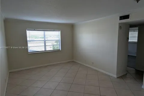 8 SE 19th Ave # 14, Pompano Beach FL 33060