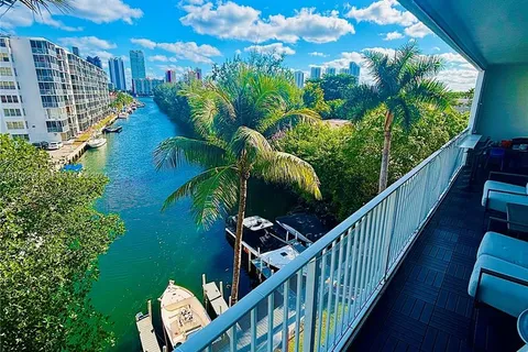 16531 NE 35th Ave # 11, North Miami Beach FL 33160