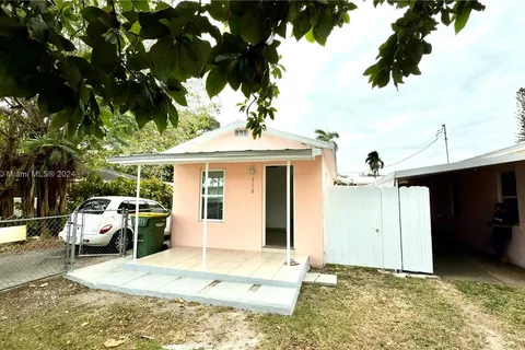 616 SW 8th Ave, Homestead FL 33030