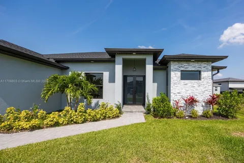 1621 NW 37th PL, Cape Coral FL 33993