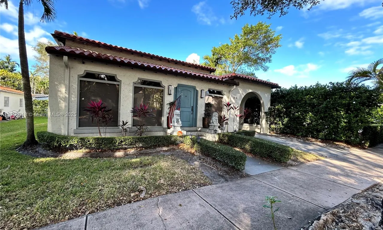 814 Pizarro St, Coral Gables FL 33134