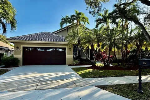 836 Waterview Dr, Weston FL 33326