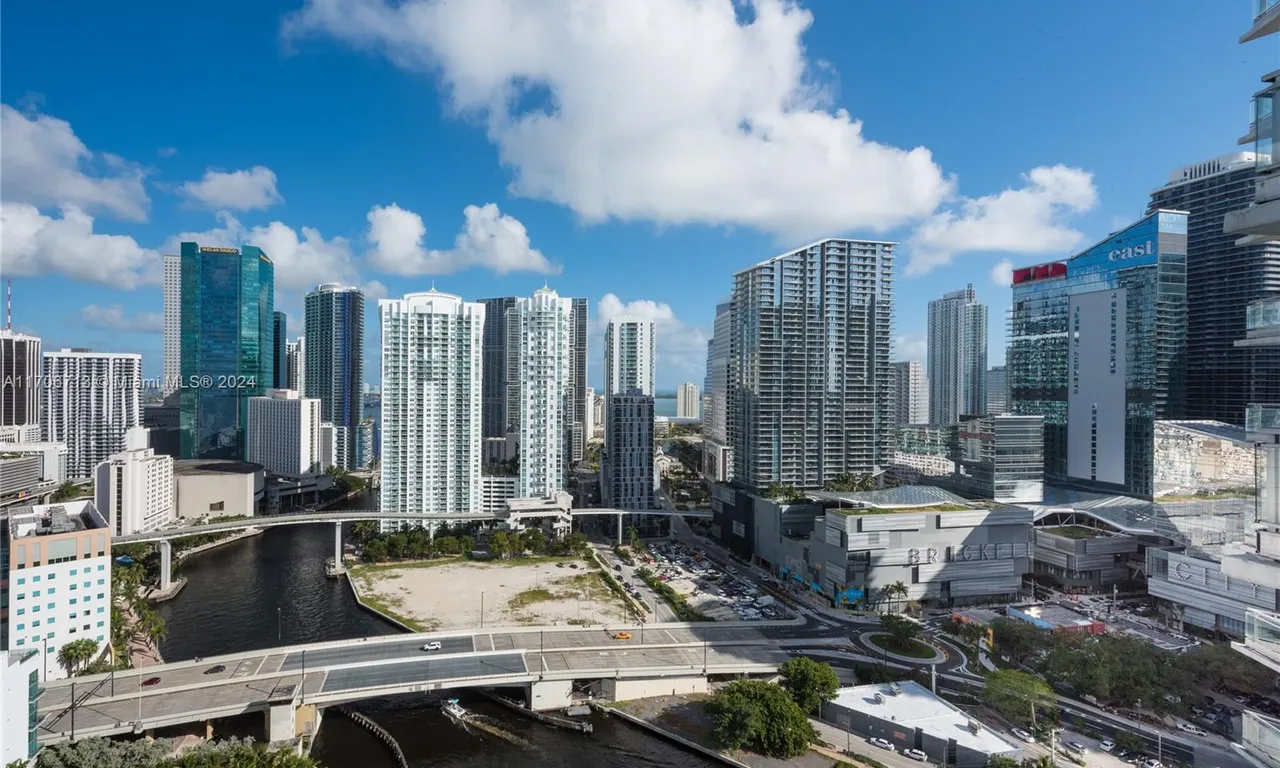 92 SW 3rd Street # 2812, Miami FL 33130