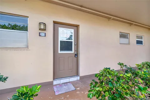 5102 NW 36th St # 408, Lauderdale Lakes FL 33319