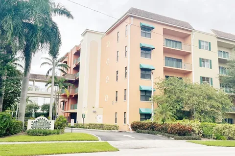 1610 Presidential Way # 205, West Palm Beach FL 33401