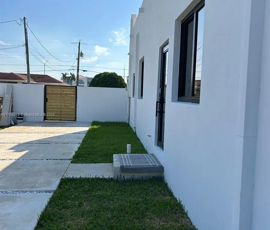 8311 Grand Canal Dr # A, Miami FL 33144
