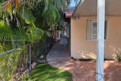 3515 NW 12th St, Miami FL 33125