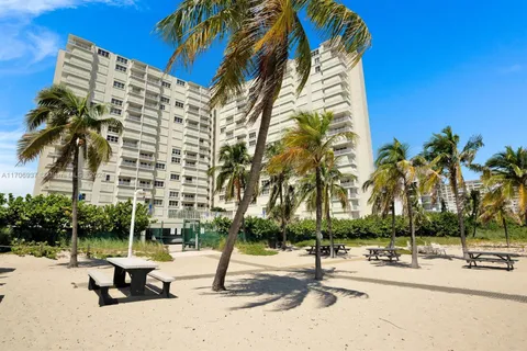 750 N Ocean Blvd # 310, Pompano Beach FL 33062