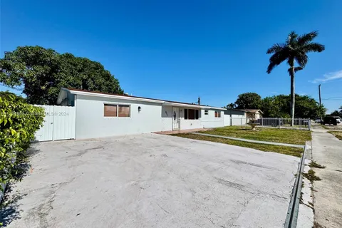 4857 NW 168th Ter, Miami Gardens FL 33055