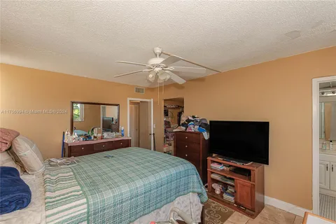 2850 Somerset Dr # 308L, Lauderdale Lakes FL 33311