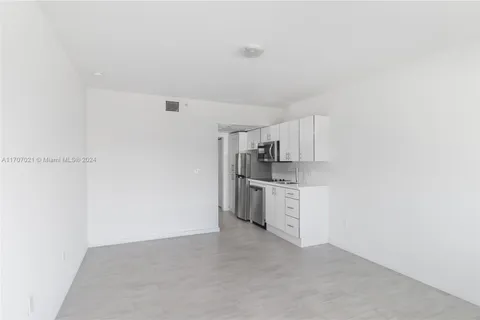 1601 Meridian Ave # 207, Miami Beach FL 33139