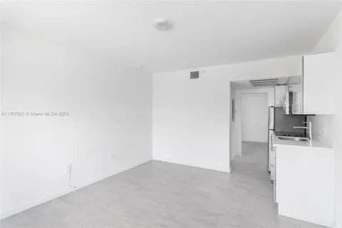 1601 Meridian Ave # 207, Miami Beach FL 33139